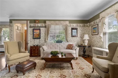 Living - 1815 Erie Ave, Lorain, OH 44052 photo 7 of 10