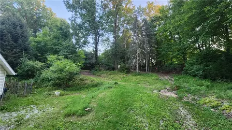 700 Chenoweth Dr, Akron, OH 44319 photo 10