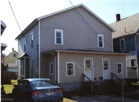 147-149 Evergreen St, Conneaut, OH 44030