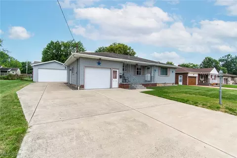 3900 Artmar Dr, Austintown, OH 44515