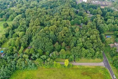 3581 Sanitarium Rd, Akron, OH 44312
