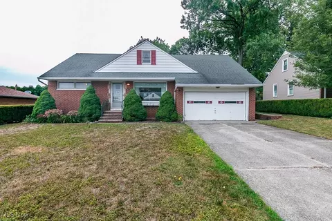 1877 Rush Rd, Wickliffe, OH 44092