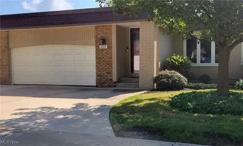 8514 Tanglewood Trl, Chagrin Falls, OH 44023