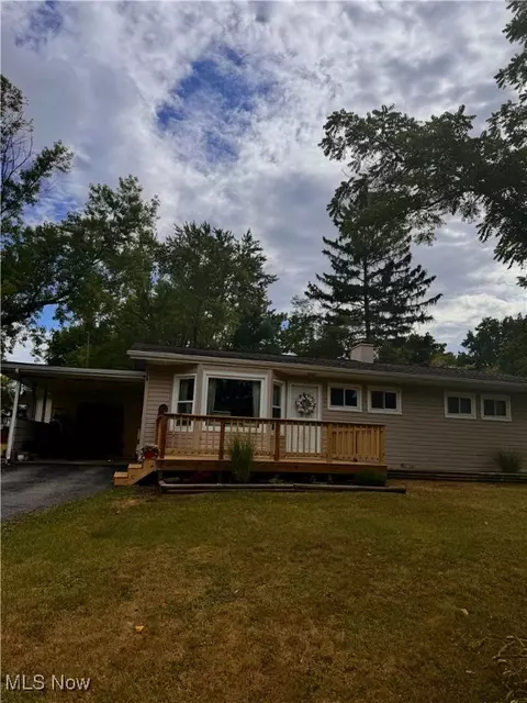 26 Circle Dr, Medina, OH 44256