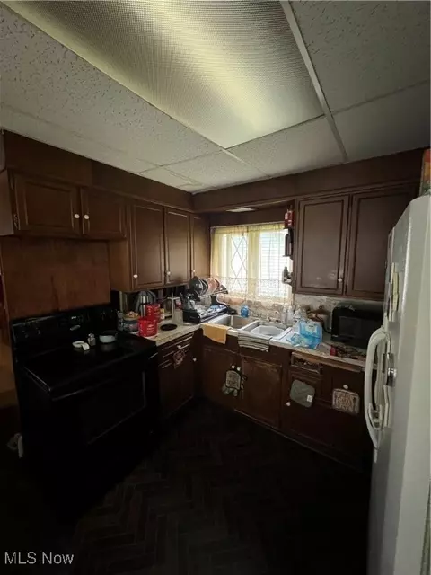 Kitchen - 1135 W 58th St, Ashtabula, OH 44004 photo 1 of 2