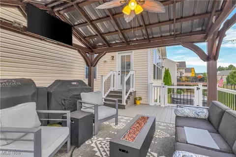 Exterior - 623 Hendrix Blvd, Lagrange, OH 44050 photo 6 of 7