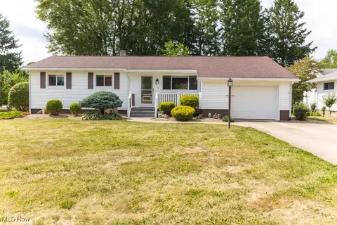 1570 Alcorn Dr, Barberton, OH 44203