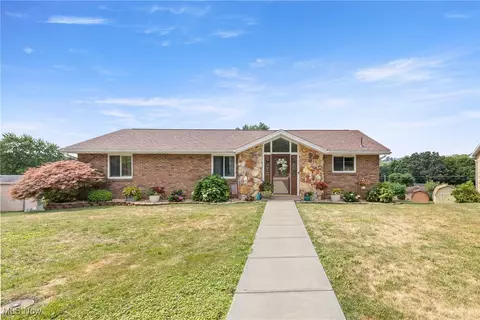 151 Beaumont Pl, Wintersville, OH 43953