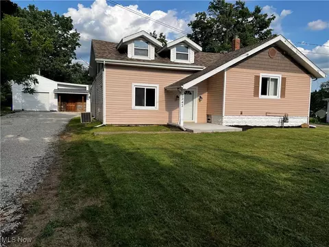 2242 Vincent St, Mogadore, OH 44260