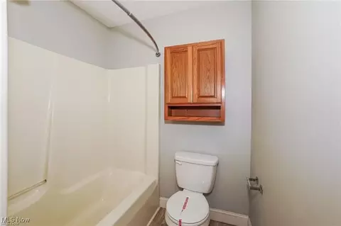 Bath - 1054 Bell Ct, Elyria, OH 44035 photo 3 of 3