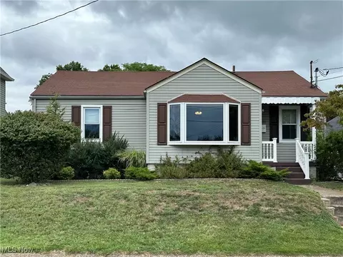 1105 38th St, Parkersburg, WV 26104