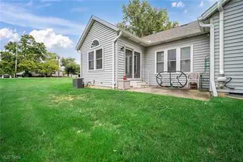 Exterior - 105 Augusta Dr, Elyria, OH 44035 photo 8 of 9