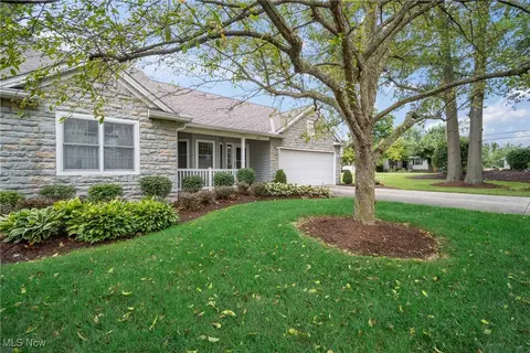 105 Augusta Dr, Elyria, OH 44035
