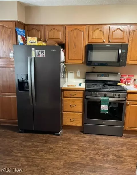 Kitchen - 105 Augusta Dr, Elyria, OH 44035 photo 2 of 2
