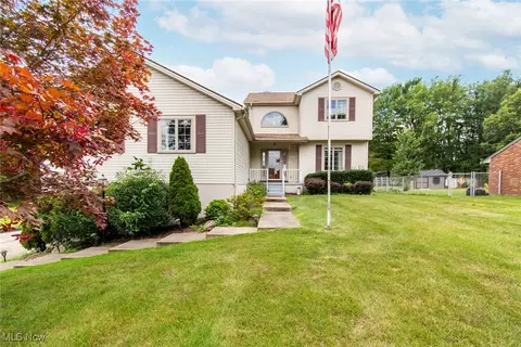 4496 Green Glen Dr, Youngstown, OH 44511