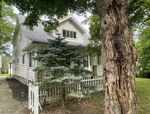 4077 Giles Rd, Moreland Hills, OH 44022