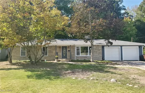 74 Edgewood Dr, Grafton, OH 44044