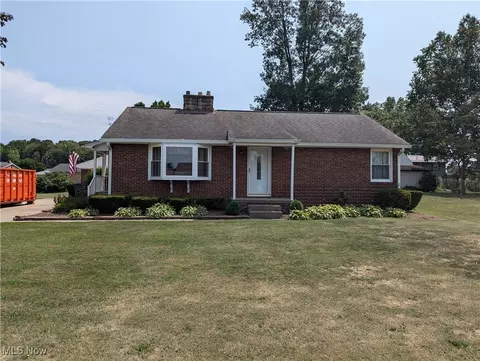 1216 Opal St, Louisville, OH 44641