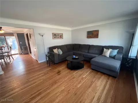2312 E 290th St, Wickliffe, OH 44092 photo 2