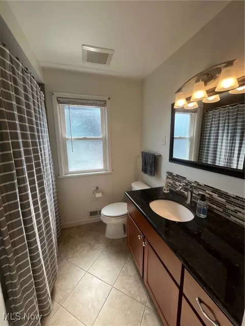 2312 E 290th St, Wickliffe, OH 44092 photo 8