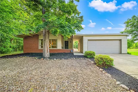 2147 Deer Run, Roaming Shores, OH 44084
