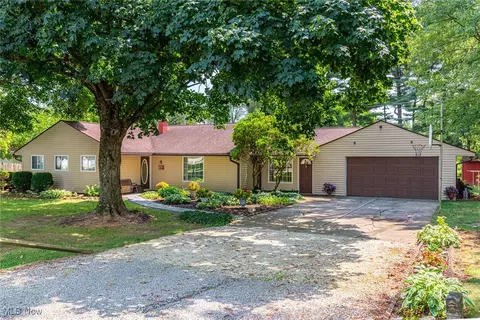 52905 Hal Kar Rd, West Lafayette, OH 43845