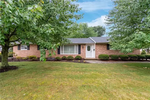 806 Fairview St SE, North Canton, OH 44720