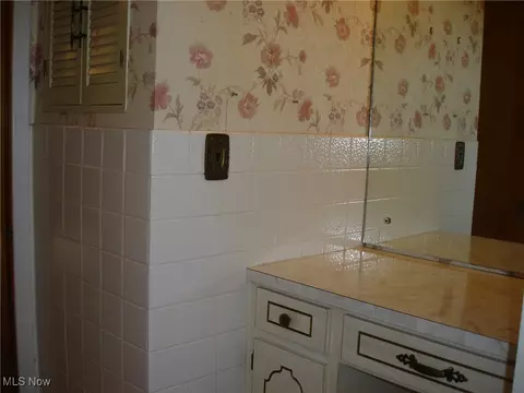 185 Hillside Rd, Seven Hills, OH 44131 photo 23