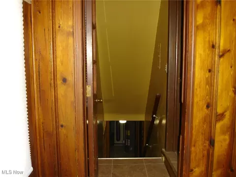 185 Hillside Rd, Seven Hills, OH 44131 photo 5