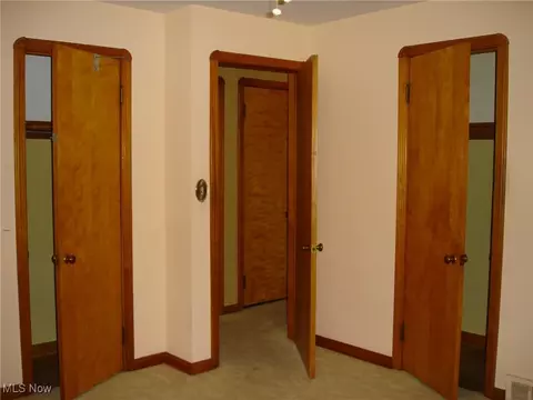 185 Hillside Rd, Seven Hills, OH 44131 photo 17