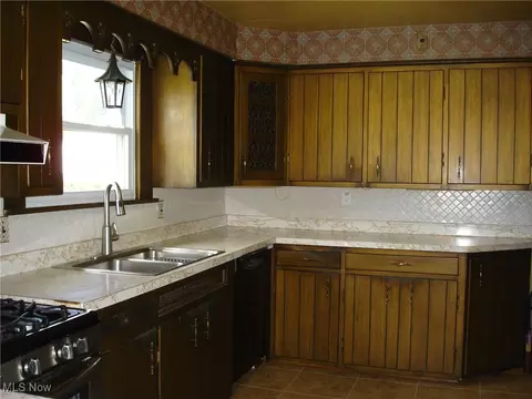 185 Hillside Rd, Seven Hills, OH 44131 photo 7