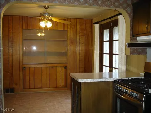 185 Hillside Rd, Seven Hills, OH 44131 photo 11