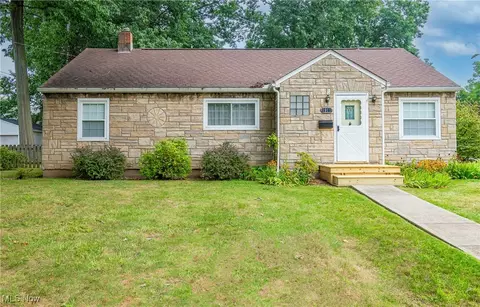 1911 Ohio Ave, Cuyahoga Falls, OH 44223