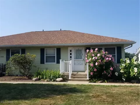 1225 Somerset Dr #B, Salem, OH 44460