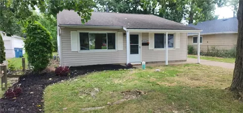 1513 Paine St, Lorain, OH 44052