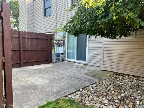 Exterior - 1917 NW Lakeside Ave NW #10C, Canton, OH 44708 photo 3 of 4