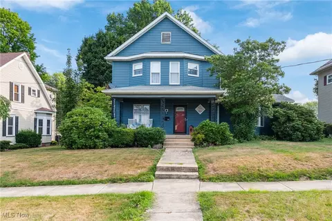 125 4th St SE, Carrollton, OH 44615