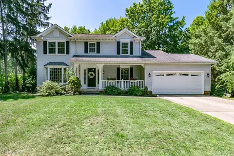 7180 Sandtree Ln, Mentor, OH 44060