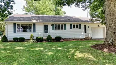 121 Linden Ave N, Gnadenhutten, OH 44629
