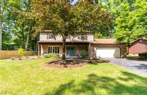 367 Cherry Hill Ln, Cortland, OH 44410