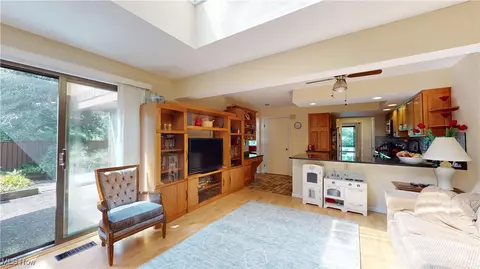 1871 Pine Dr, Kent, OH 44240 photo 5