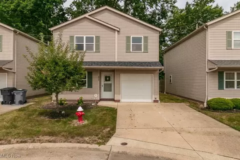 875 Brittney Ct, Willowick, OH 44095