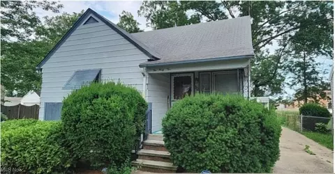 1042 Highland Park Blvd, Lorain, OH 44052