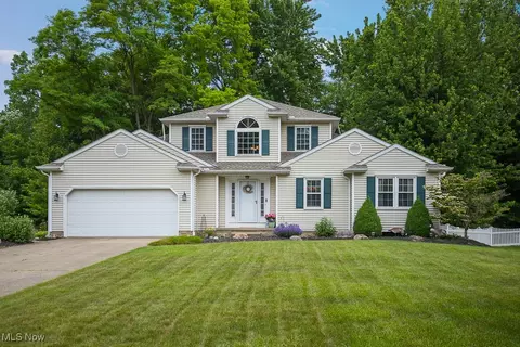 1195 Dartmouth Dr, Painesville, OH 44077