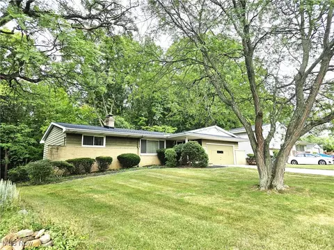 7651 Ragall Pkwy, Middleburg Heights, OH 44130