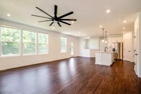 Living - 838 River Run Rd, Aurora, OH 44202 photo 4 of 6