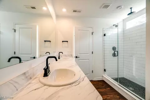 Bath - 838 River Run Rd, Aurora, OH 44202 photo 3 of 4