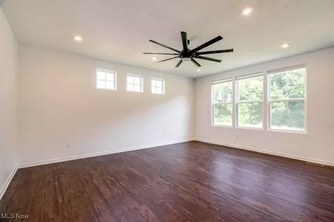 Living - 838 River Run Rd, Aurora, OH 44202 photo 2 of 6