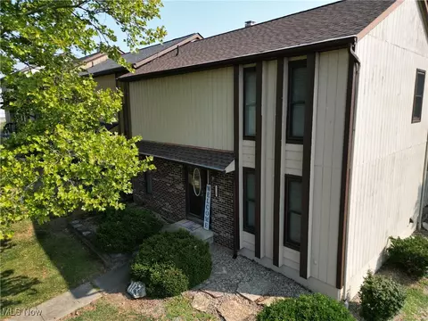 1123 S Slope Bay, Zanesville, OH 43701
