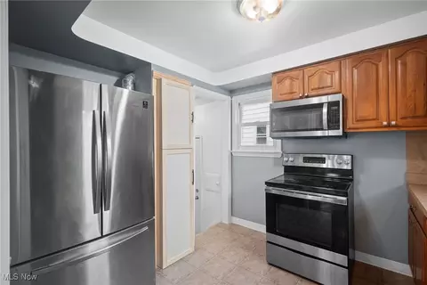 5618 Ackley Rd, Cleveland, OH 44129 photo 10
